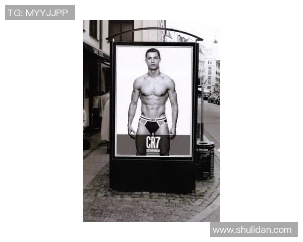 街头风采最帅足球明星展现魅力与个性引领时尚潮流